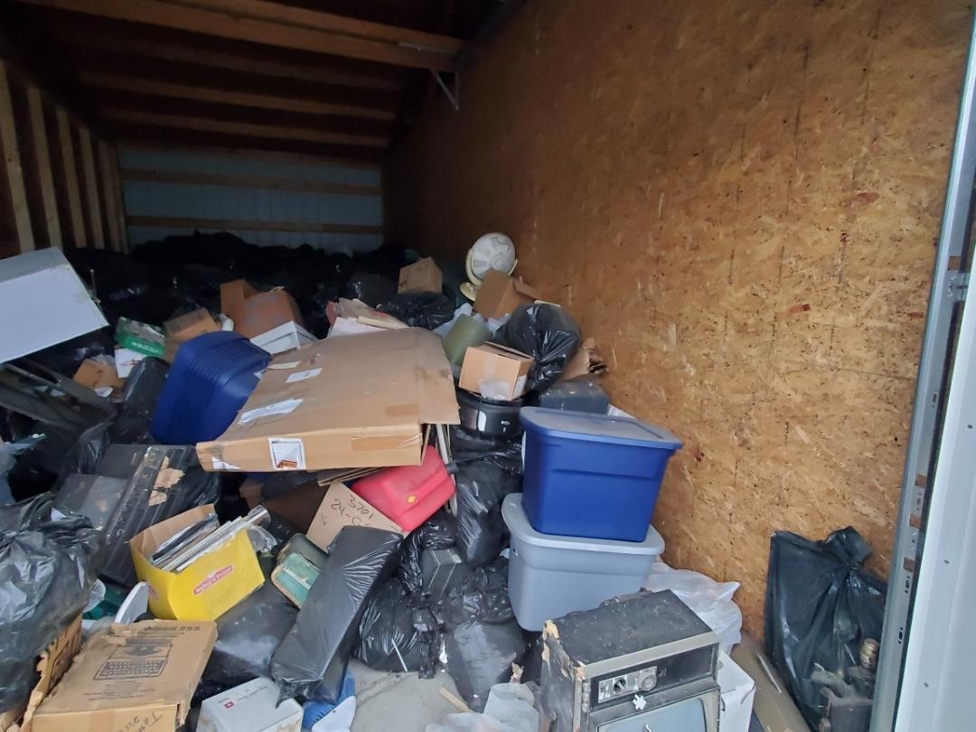 Storage Unit Auction in Hubbard, OH at Dove Storage Hubbard ends on